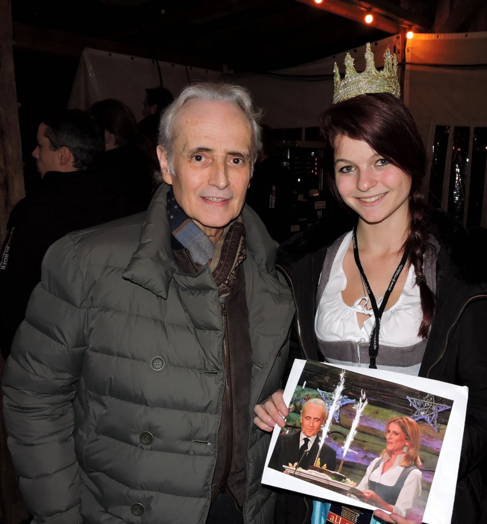 Jose Carreras mit der Königin der Bio-Heu-Region Maria Mühlbacher